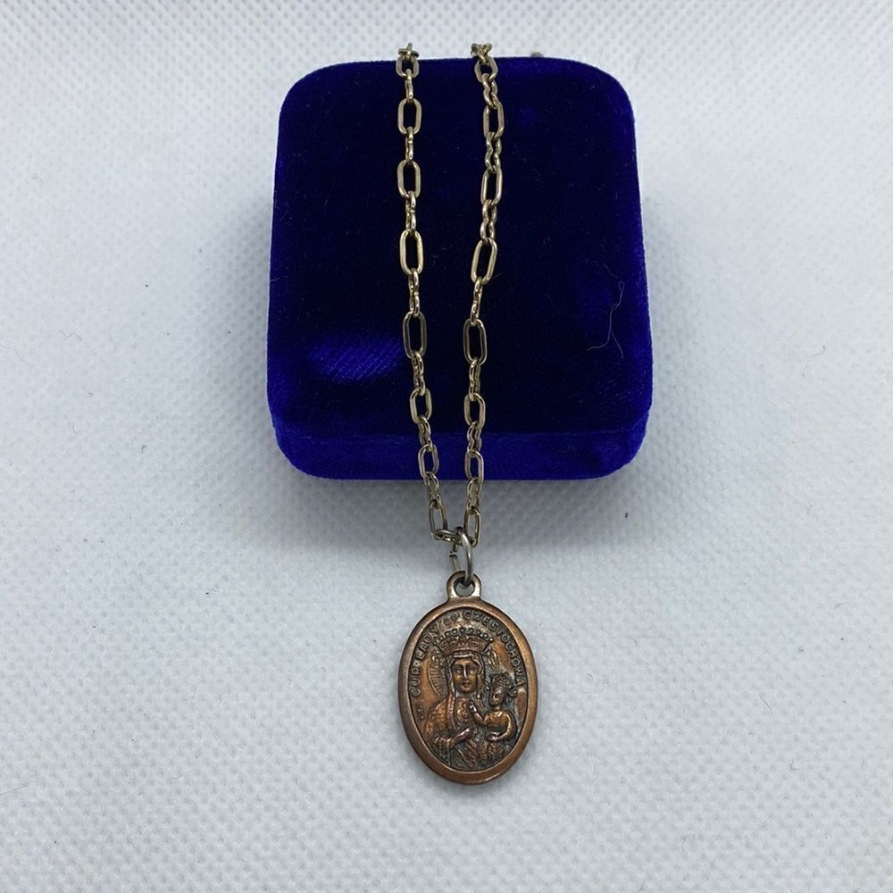 💛 Gold Filled Coro Necklace